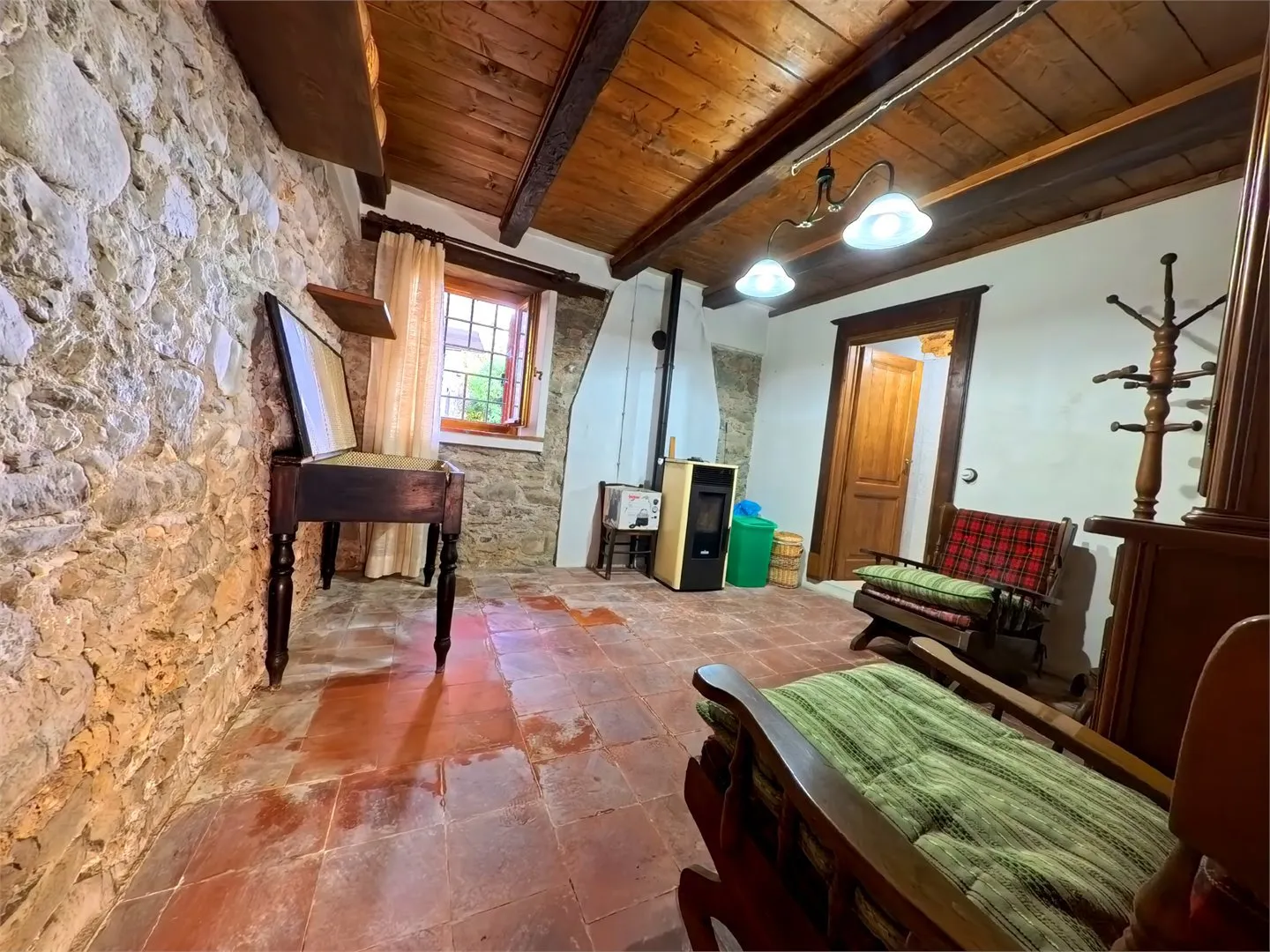 Two-Bedroom Country House with Garden in Vibrant Tuscan Village - View image 16 of 42