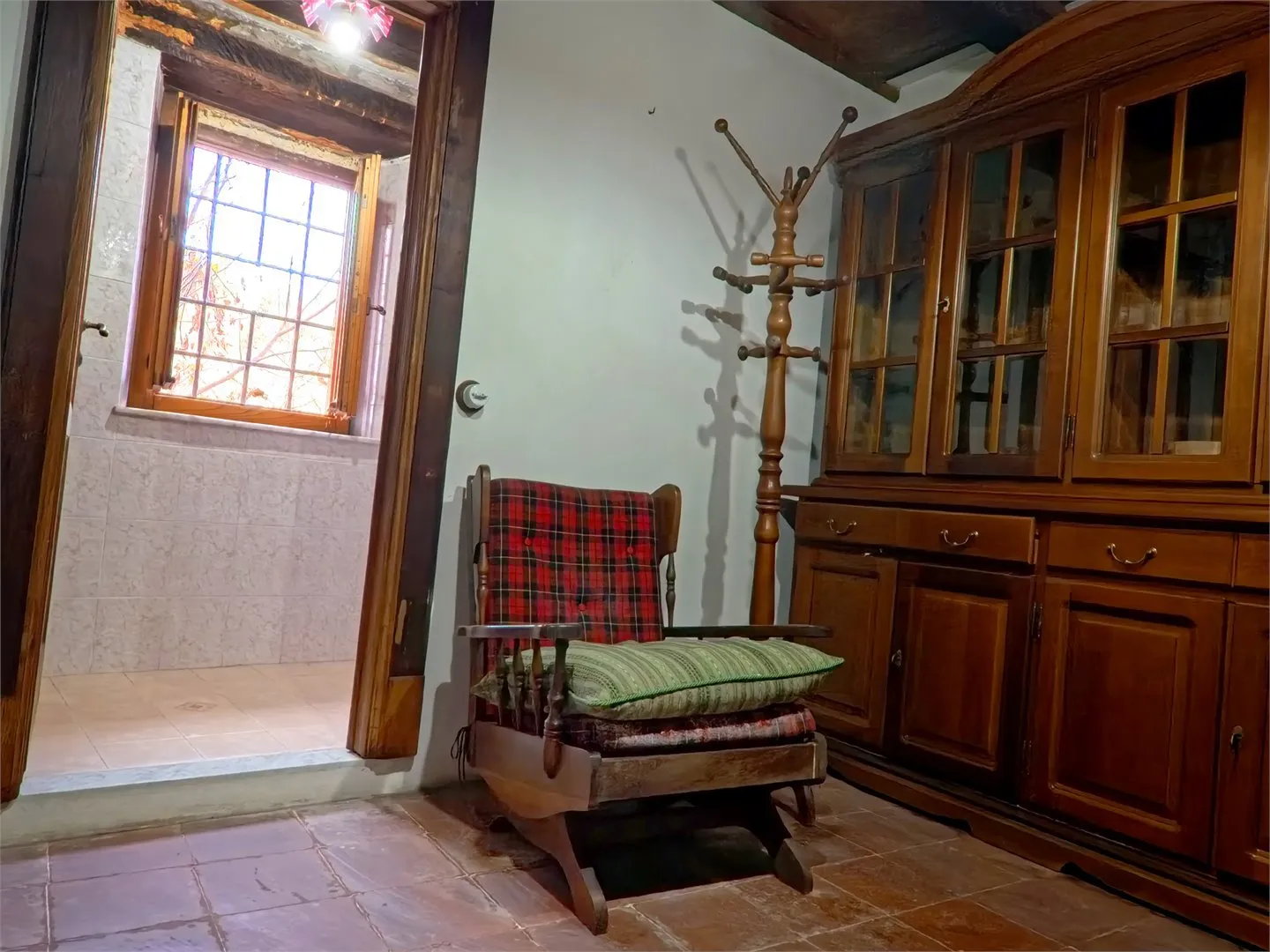 Two-Bedroom Country House with Garden in Vibrant Tuscan Village - View image 18 of 42