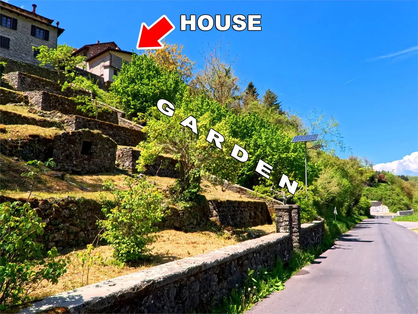 Two-Bedroom Country House with Garden in Vibrant Tuscan Village - View image 39 of 42