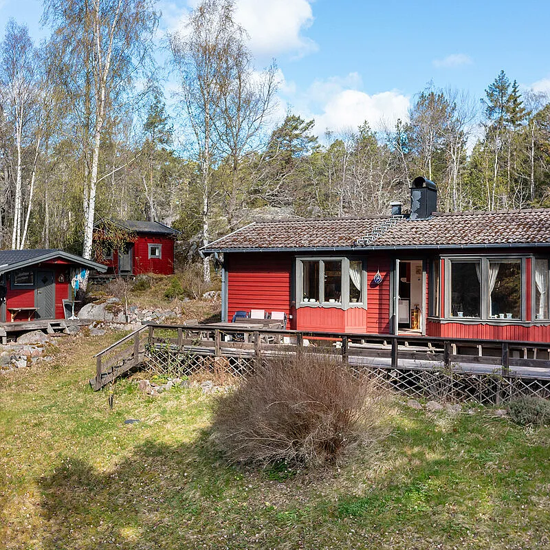 3-Bedroom Cabin with Expansive Garden in Ljusterö, Stockholm Archipelago