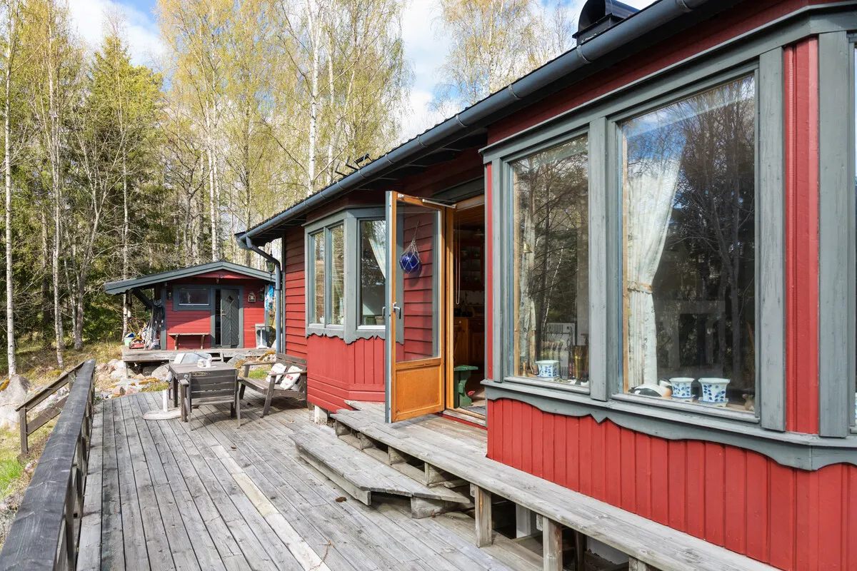 3-Bedroom Cabin with Expansive Garden in Ljusterö, Stockholm Archipelago - Image 5