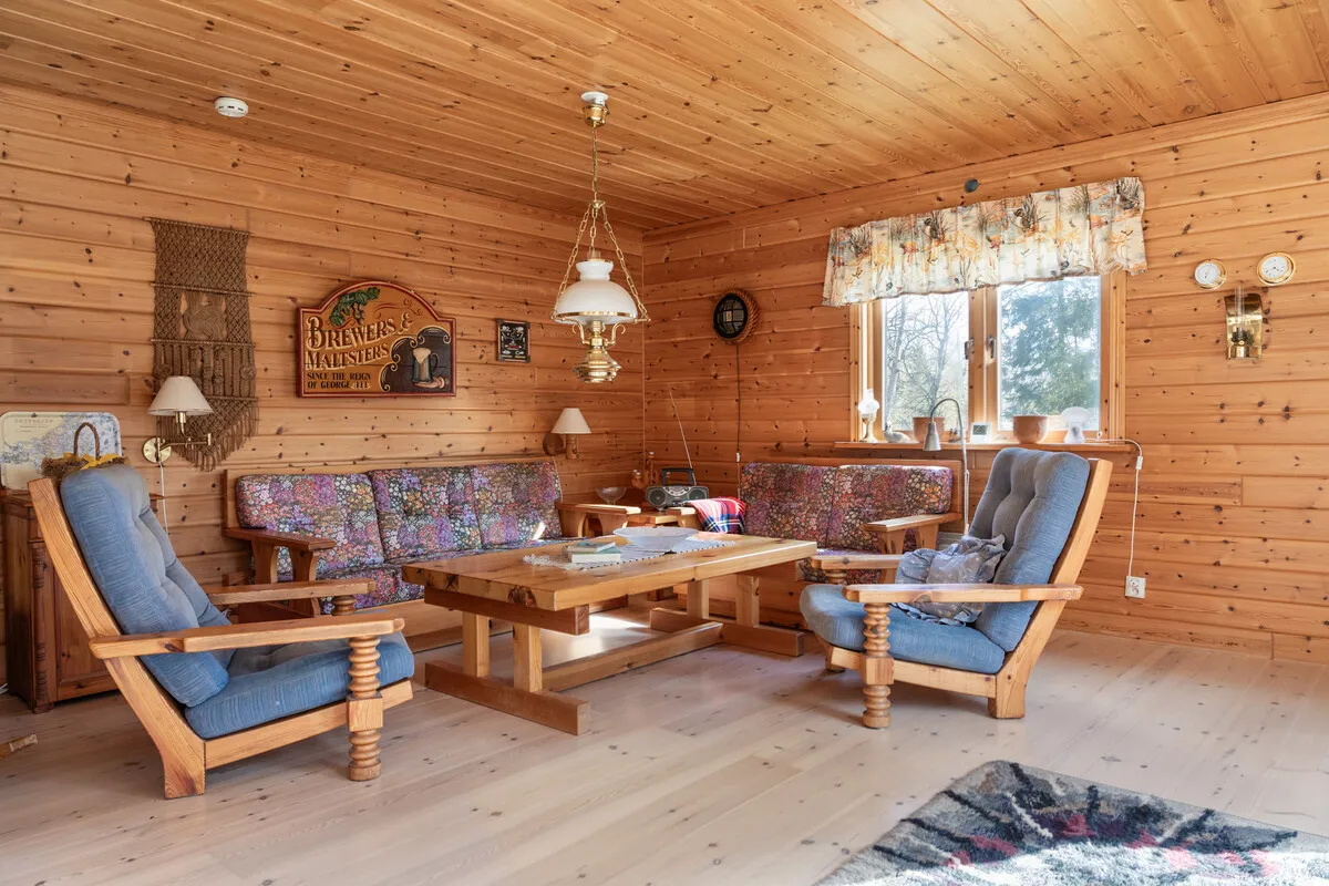 3-Bedroom Cabin with Expansive Garden in Ljusterö, Stockholm Archipelago - View image 7 of 36