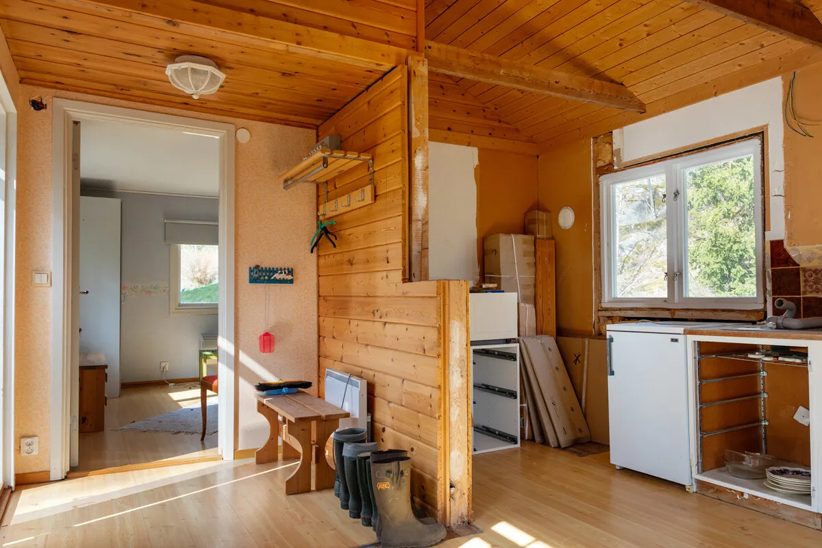 3-Bedroom Cabin with Expansive Garden in Ljusterö, Stockholm Archipelago - View image 25 of 36