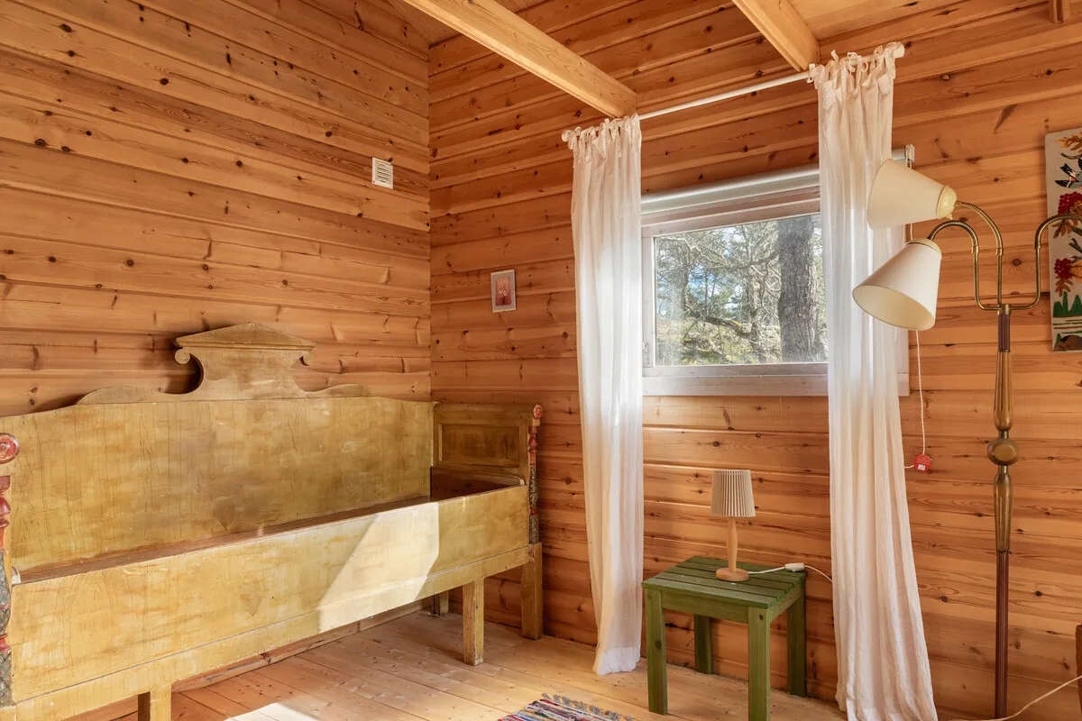 3-Bedroom Cabin with Expansive Garden in Ljusterö, Stockholm Archipelago - View image 30 of 36