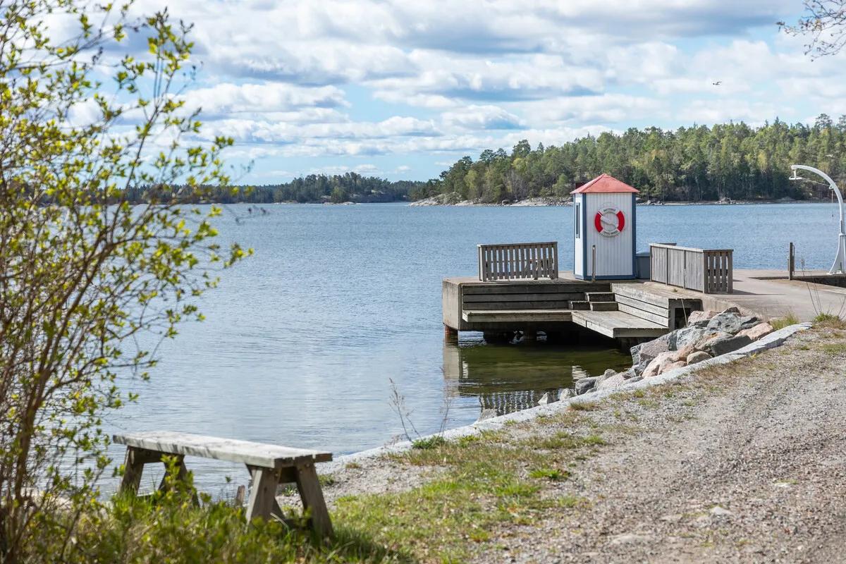 3-Bedroom Cabin with Expansive Garden in Ljusterö, Stockholm Archipelago - View image 32 of 36