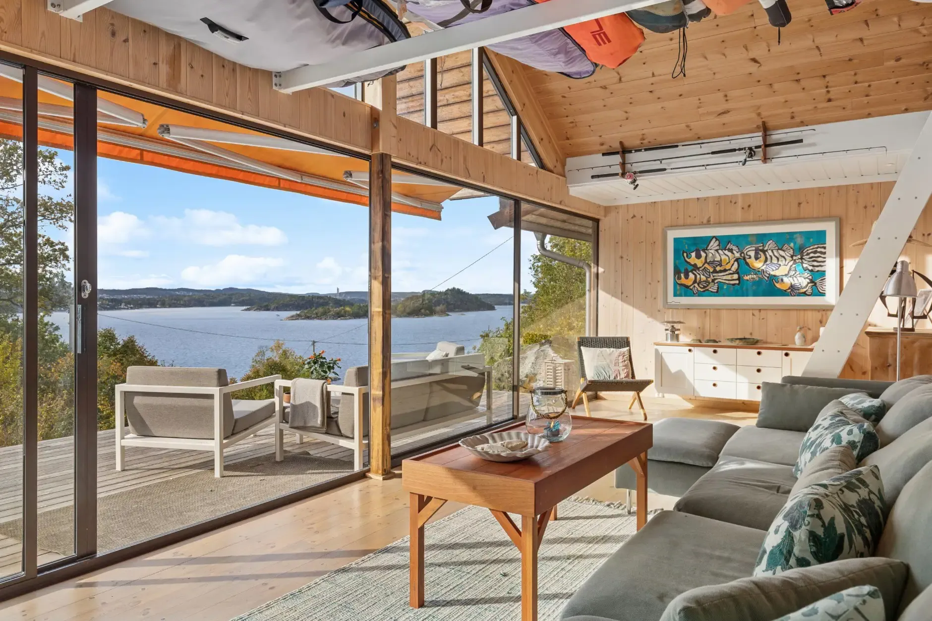 1970s Norwegian Country House with Private Jetty and Expansive Garden - View image 18 of 31