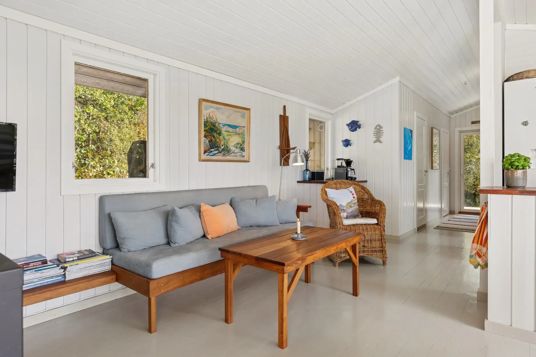 1970s Norwegian Country House with Private Jetty and Expansive Garden - View image 20 of 31