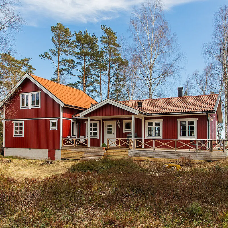 Spacious 7-Bedroom Home with Garden and Terrace Near Östhammar Coast