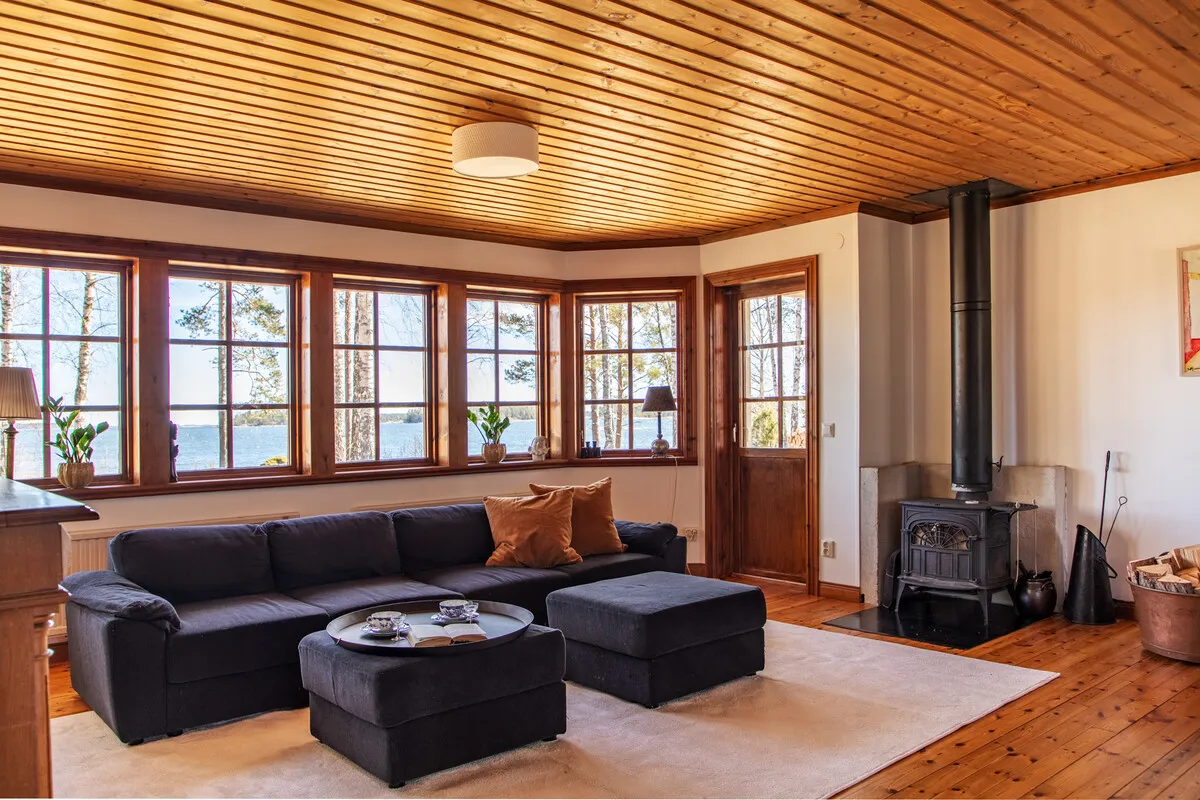 Spacious 7-Bedroom Home with Garden and Terrace Near Östhammar Coast - View image 7 of 33