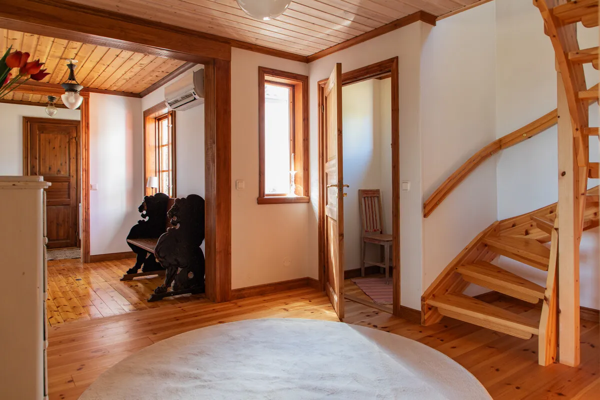 Spacious 7-Bedroom Home with Garden and Terrace Near Östhammar Coast - View image 15 of 33