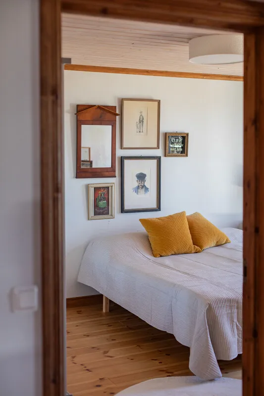 Spacious 7-Bedroom Home with Garden and Terrace Near Östhammar Coast - View image 16 of 33