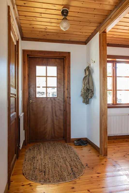 Spacious 7-Bedroom Home with Garden and Terrace Near Östhammar Coast - View image 23 of 33