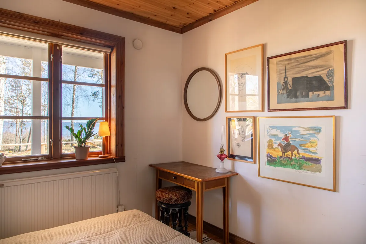 Spacious 7-Bedroom Home with Garden and Terrace Near Östhammar Coast - View image 26 of 33