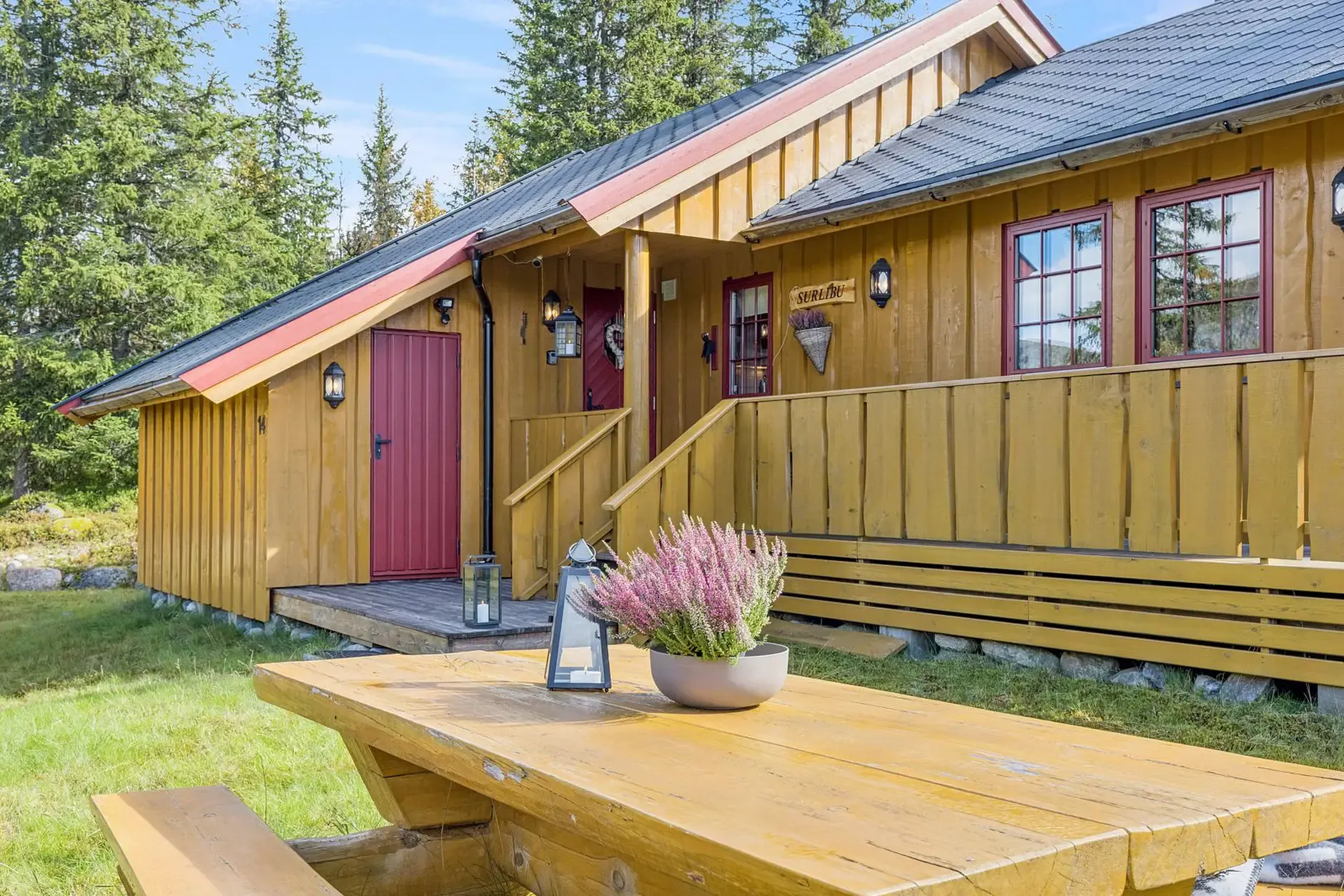 Modern 3-Bedroom Country House with Expansive Garden in Eggedal, Norway - Image 3
