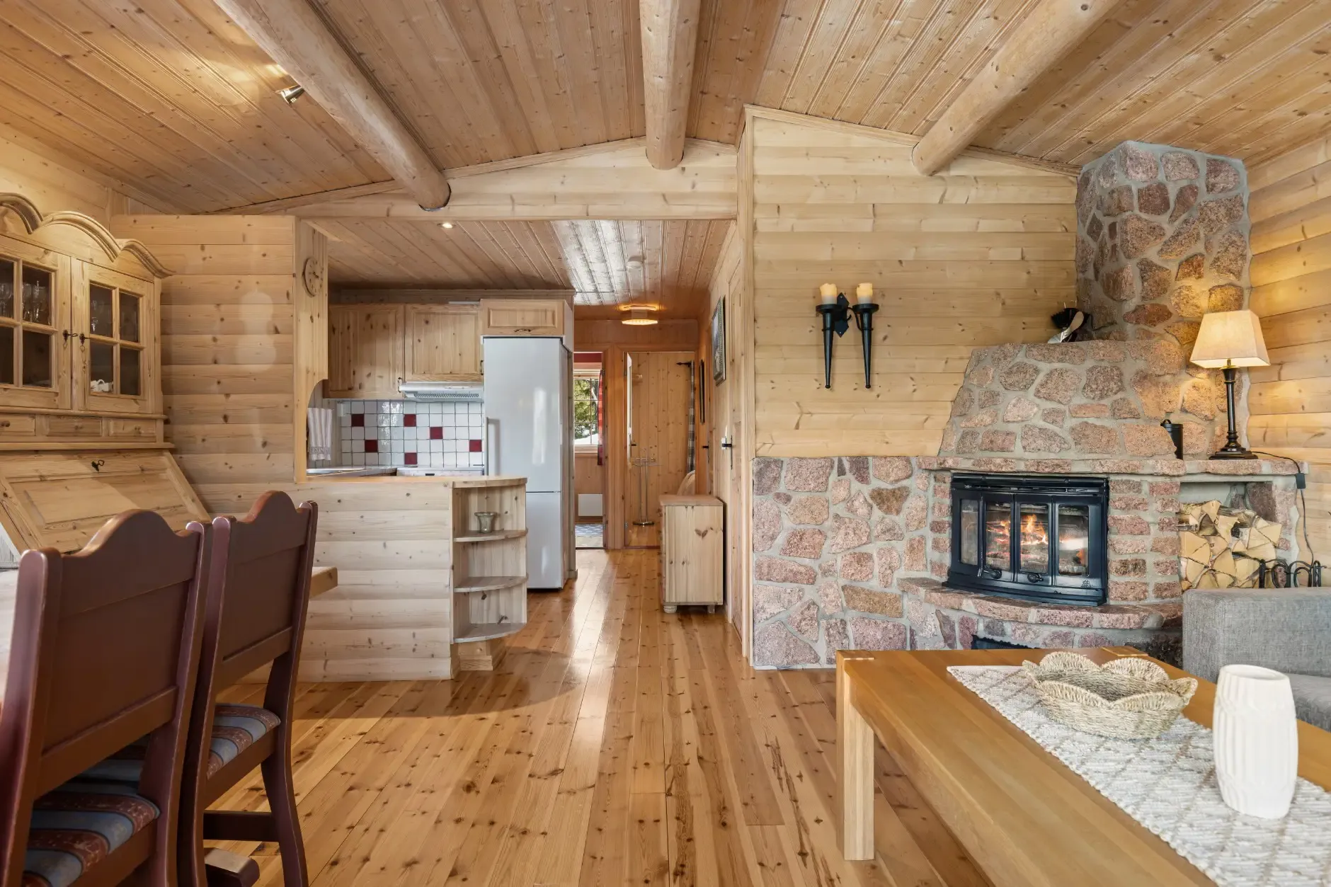 Modern 3-Bedroom Country House with Expansive Garden in Eggedal, Norway - Image 4