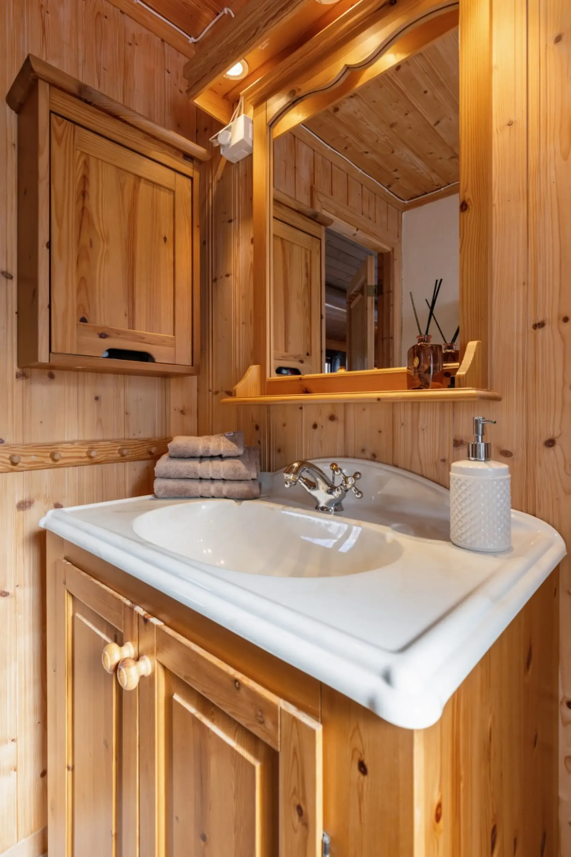 Modern 3-Bedroom Country House with Expansive Garden in Eggedal, Norway - View image 16 of 47