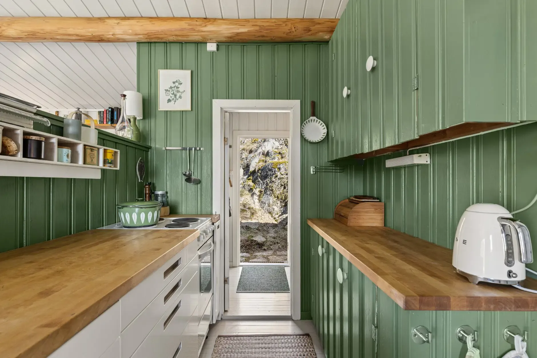 1970s Country House in Skiptvet: 2-Bedroom Retreat with Expansive Terrace - Image 4