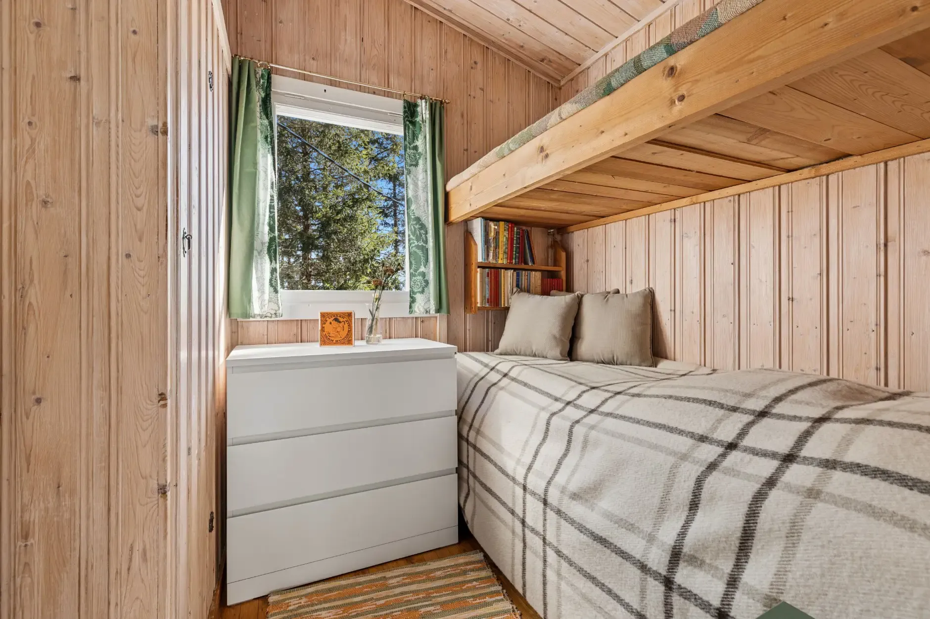1970s Country House in Skiptvet: 2-Bedroom Retreat with Expansive Terrace - View image 15 of 28