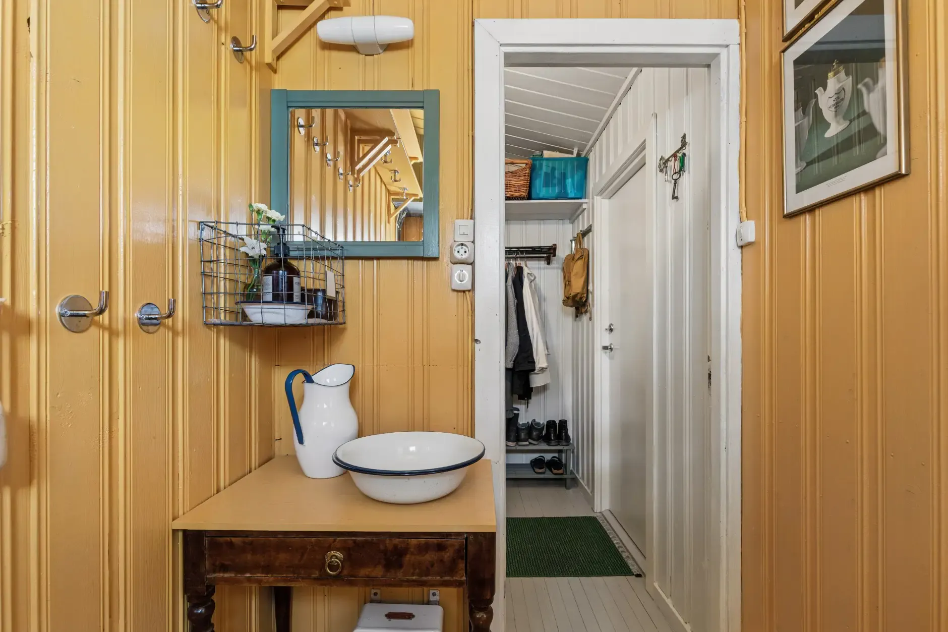 1970s Country House in Skiptvet: 2-Bedroom Retreat with Expansive Terrace - View image 16 of 28