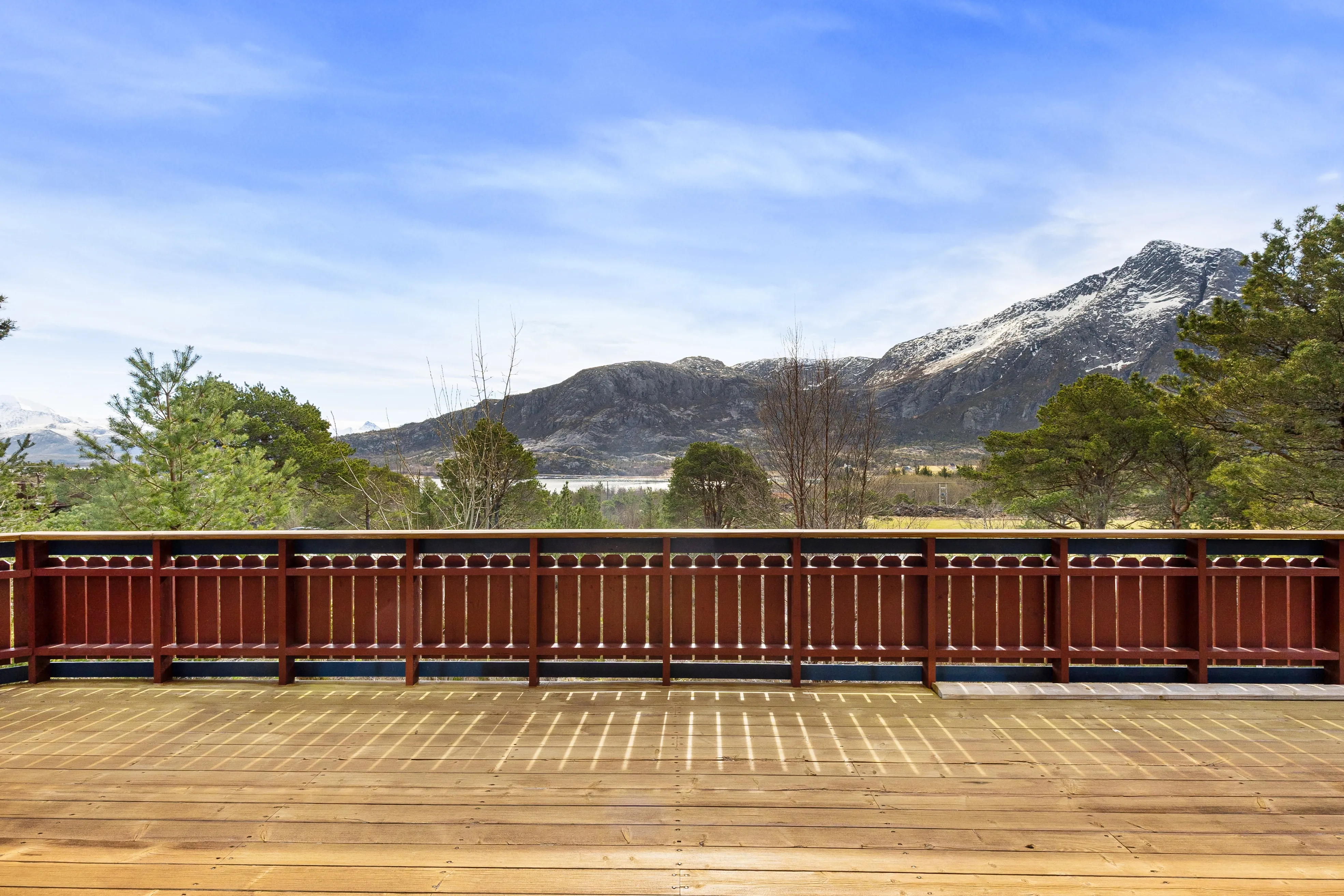 Nordland 2-Bedroom Cabin with Annex and Grill Hut in Coastal Meløy - View image 21 of 33