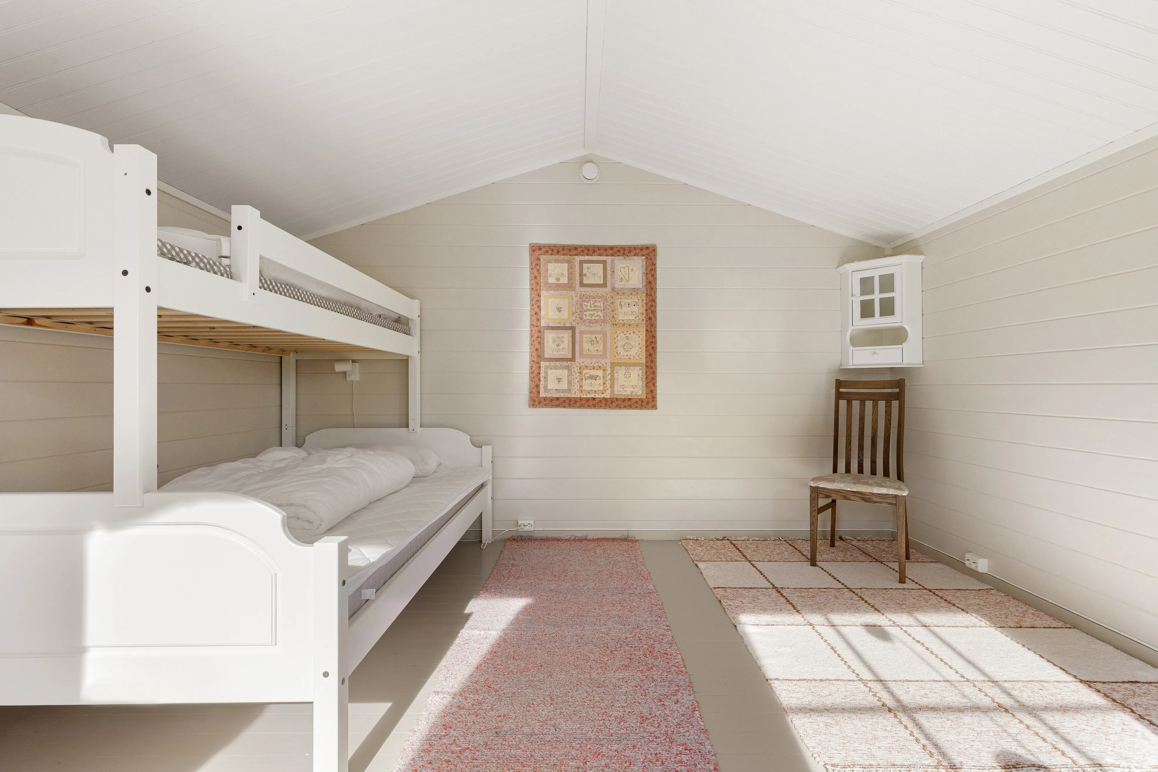 Nordland 2-Bedroom Cabin with Annex and Grill Hut in Coastal Meløy - View image 27 of 33