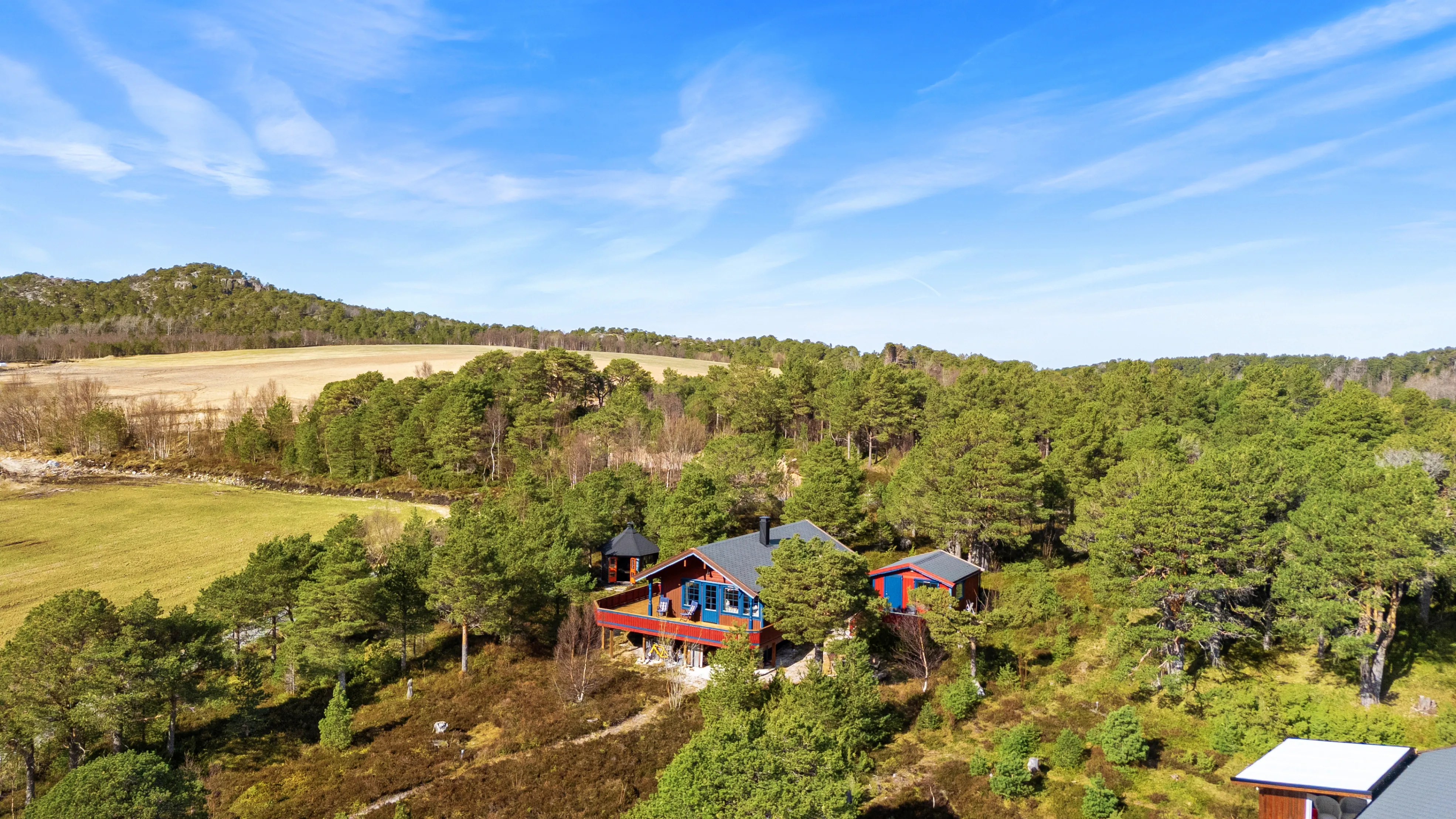 Nordland 2-Bedroom Cabin with Annex and Grill Hut in Coastal Meløy - View image 30 of 33