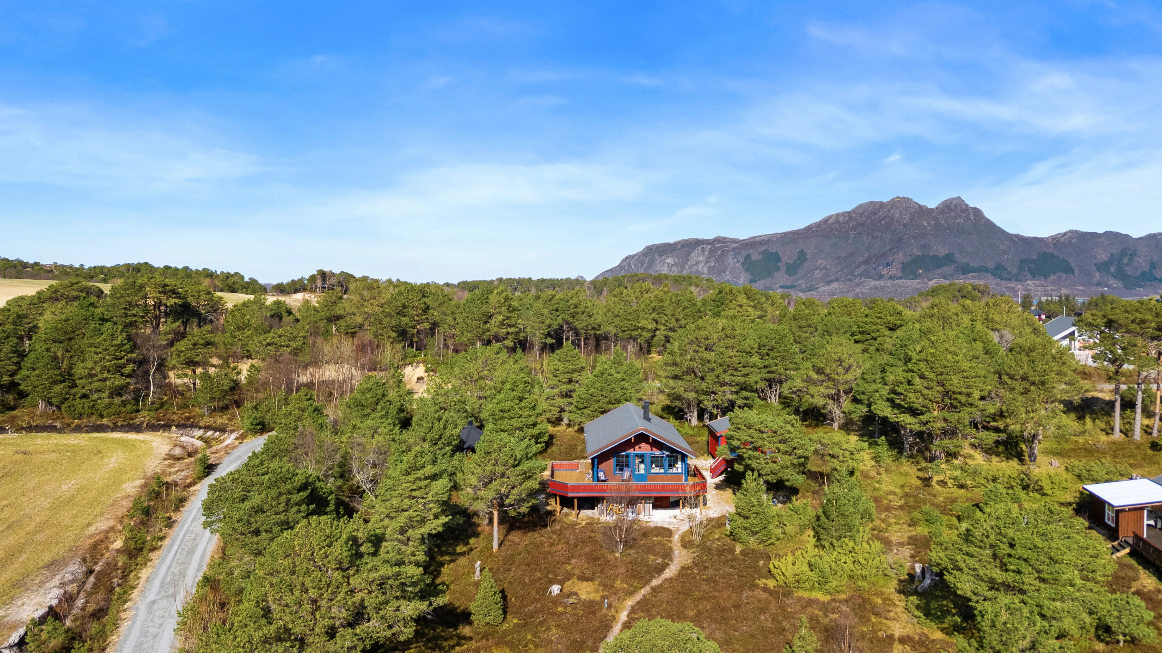 Nordland 2-Bedroom Cabin with Annex and Grill Hut in Coastal Meløy - View image 31 of 33