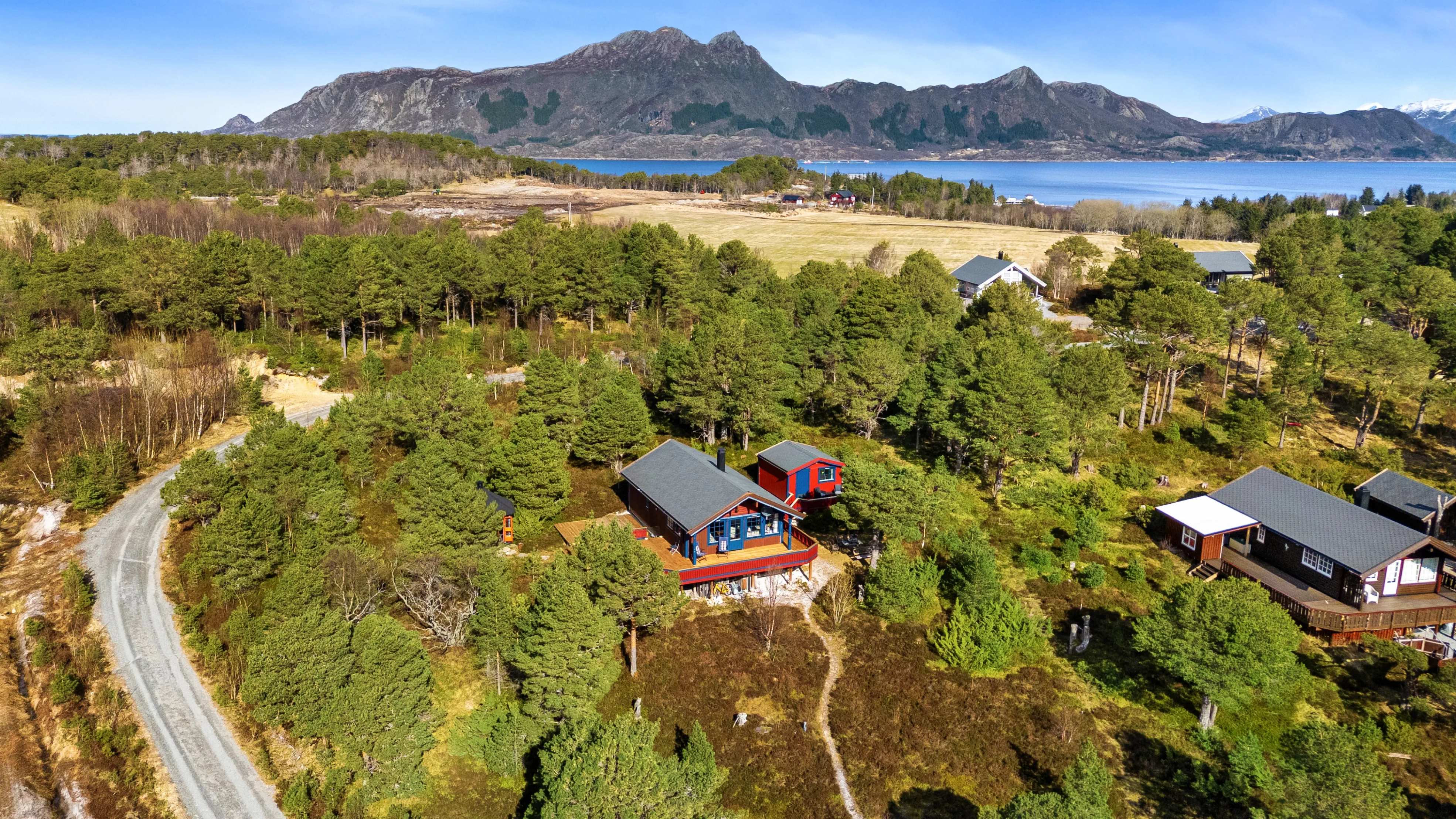Nordland 2-Bedroom Cabin with Annex and Grill Hut in Coastal Meløy - View image 32 of 33