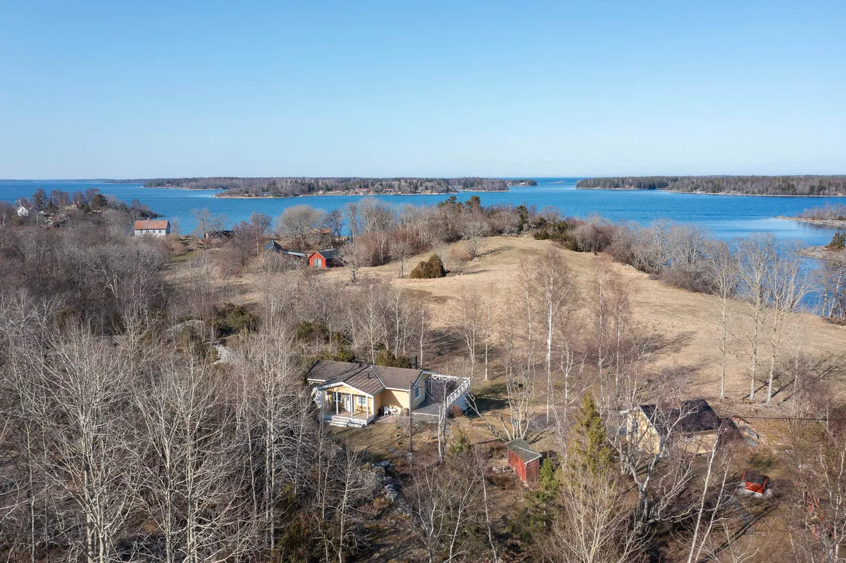 1970s Swedish Archipelago House with Expansive Gardens and Terrace - Image 3