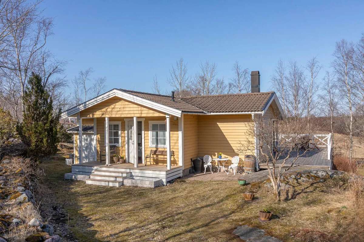 1970s Swedish Archipelago House with Expansive Gardens and Terrace - Image 1