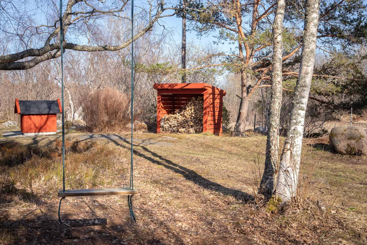 1970s Swedish Archipelago House with Expansive Gardens and Terrace - View image 6 of 47