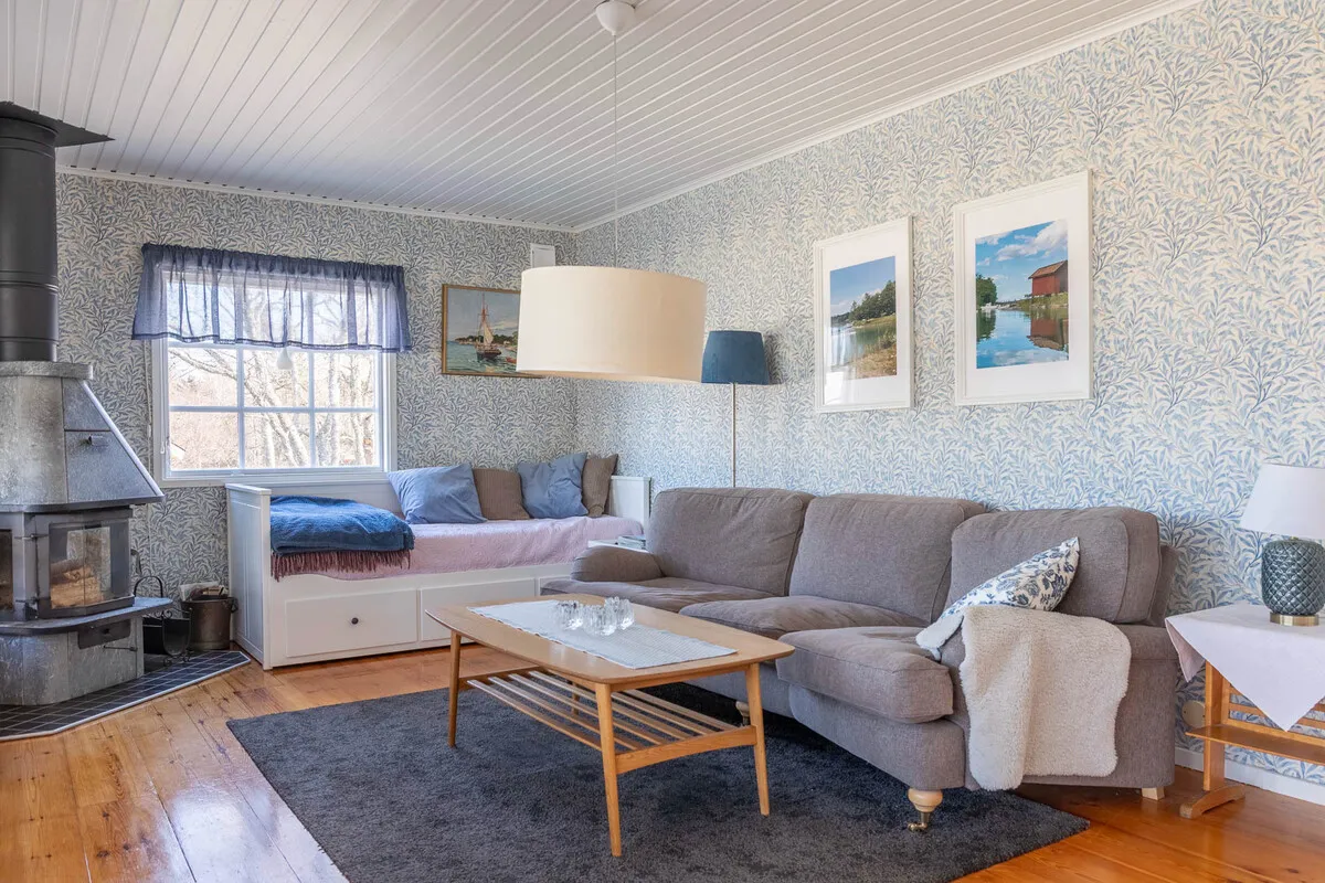 1970s Swedish Archipelago House with Expansive Gardens and Terrace - View image 11 of 47