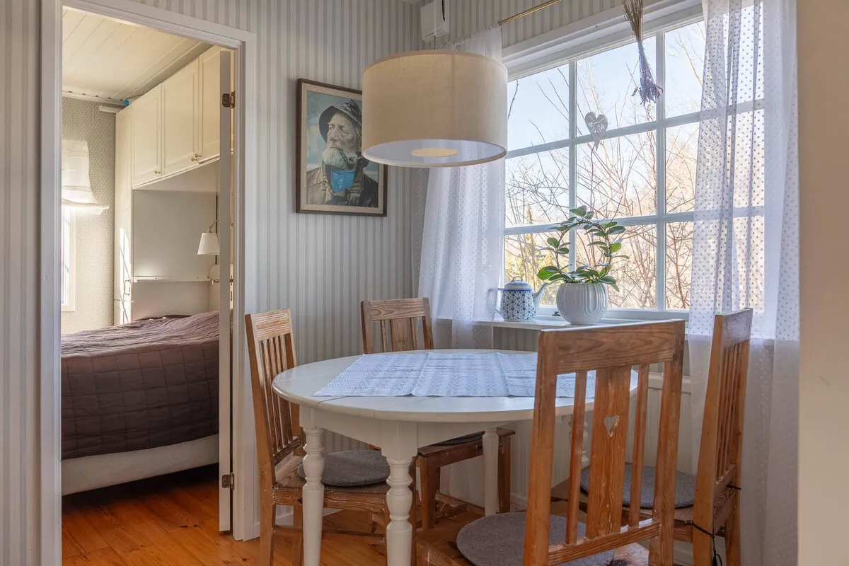 1970s Swedish Archipelago House with Expansive Gardens and Terrace - View image 16 of 47