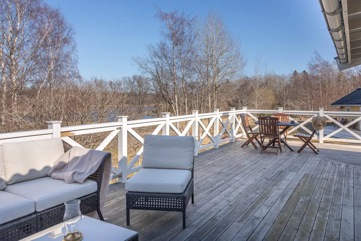 1970s Swedish Archipelago House with Expansive Gardens and Terrace - View image 19 of 47