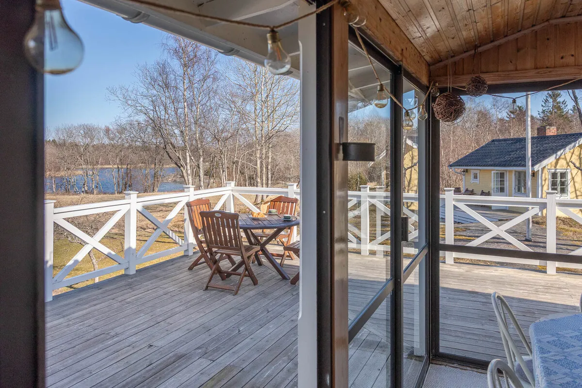 1970s Swedish Archipelago House with Expansive Gardens and Terrace - View image 26 of 47