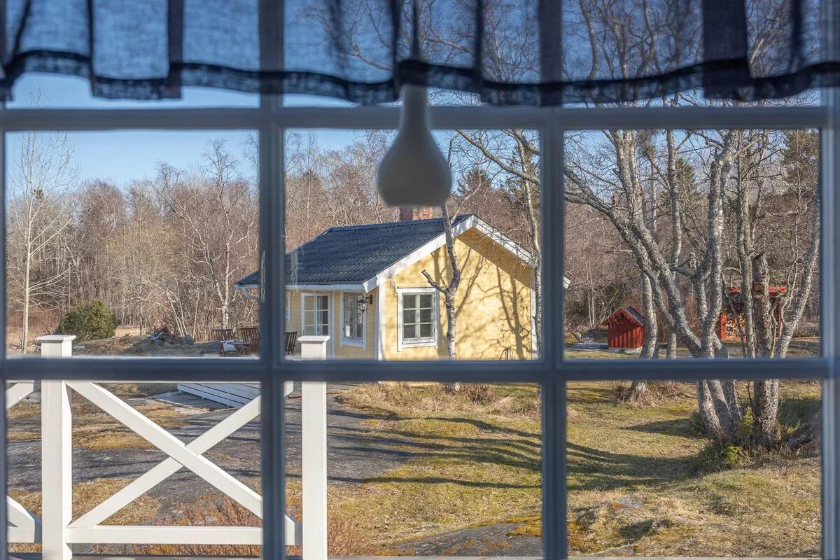 1970s Swedish Archipelago House with Expansive Gardens and Terrace - View image 27 of 47