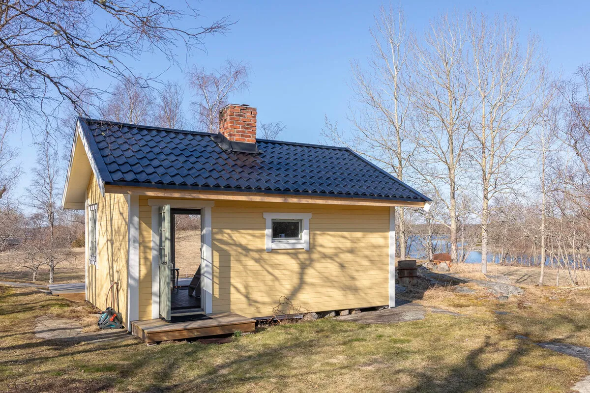 1970s Swedish Archipelago House with Expansive Gardens and Terrace - View image 30 of 47