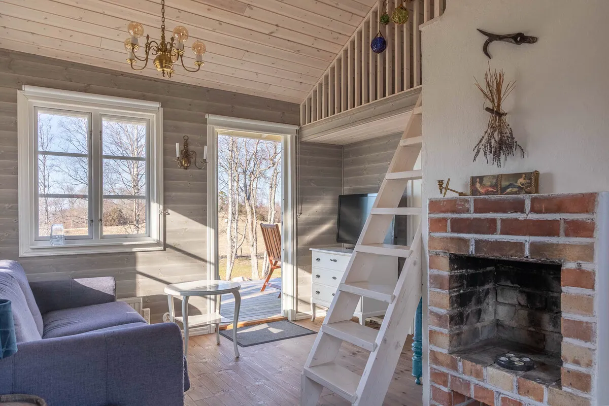 1970s Swedish Archipelago House with Expansive Gardens and Terrace - View image 31 of 47