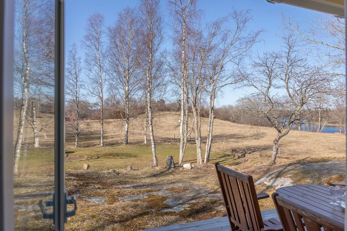 1970s Swedish Archipelago House with Expansive Gardens and Terrace - View image 40 of 47