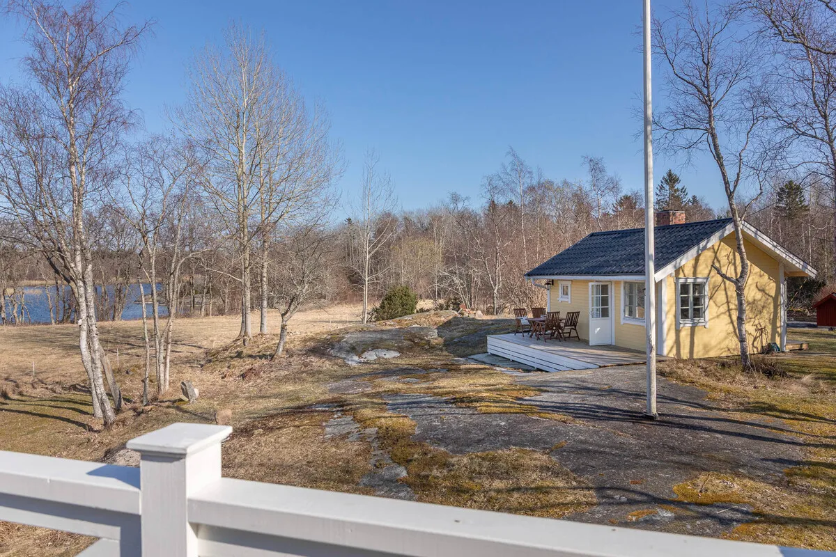 1970s Swedish Archipelago House with Expansive Gardens and Terrace - View image 42 of 47