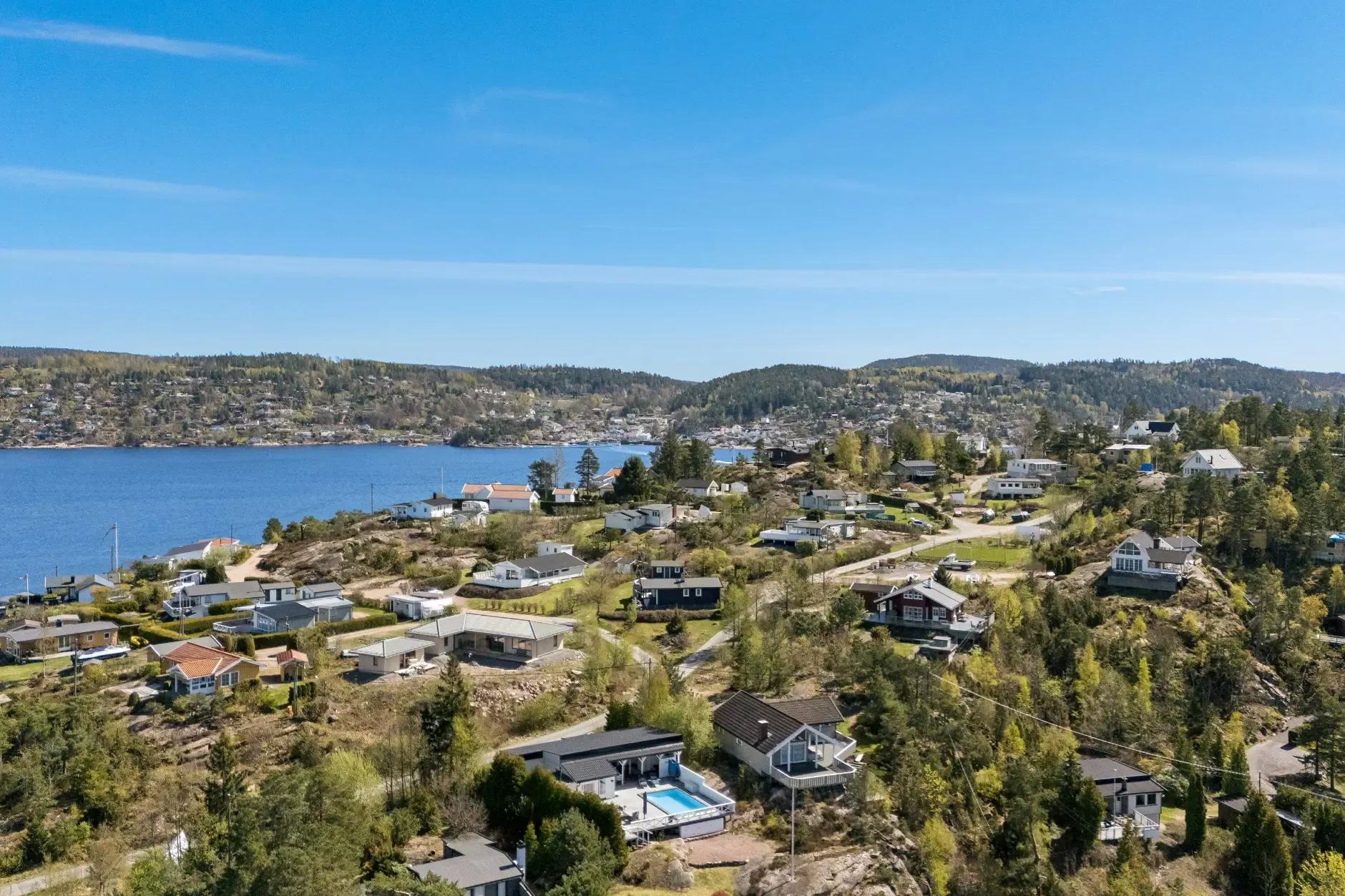 1960s Norwegian Seaside House with Pool and Expansive Terrace - Image 3