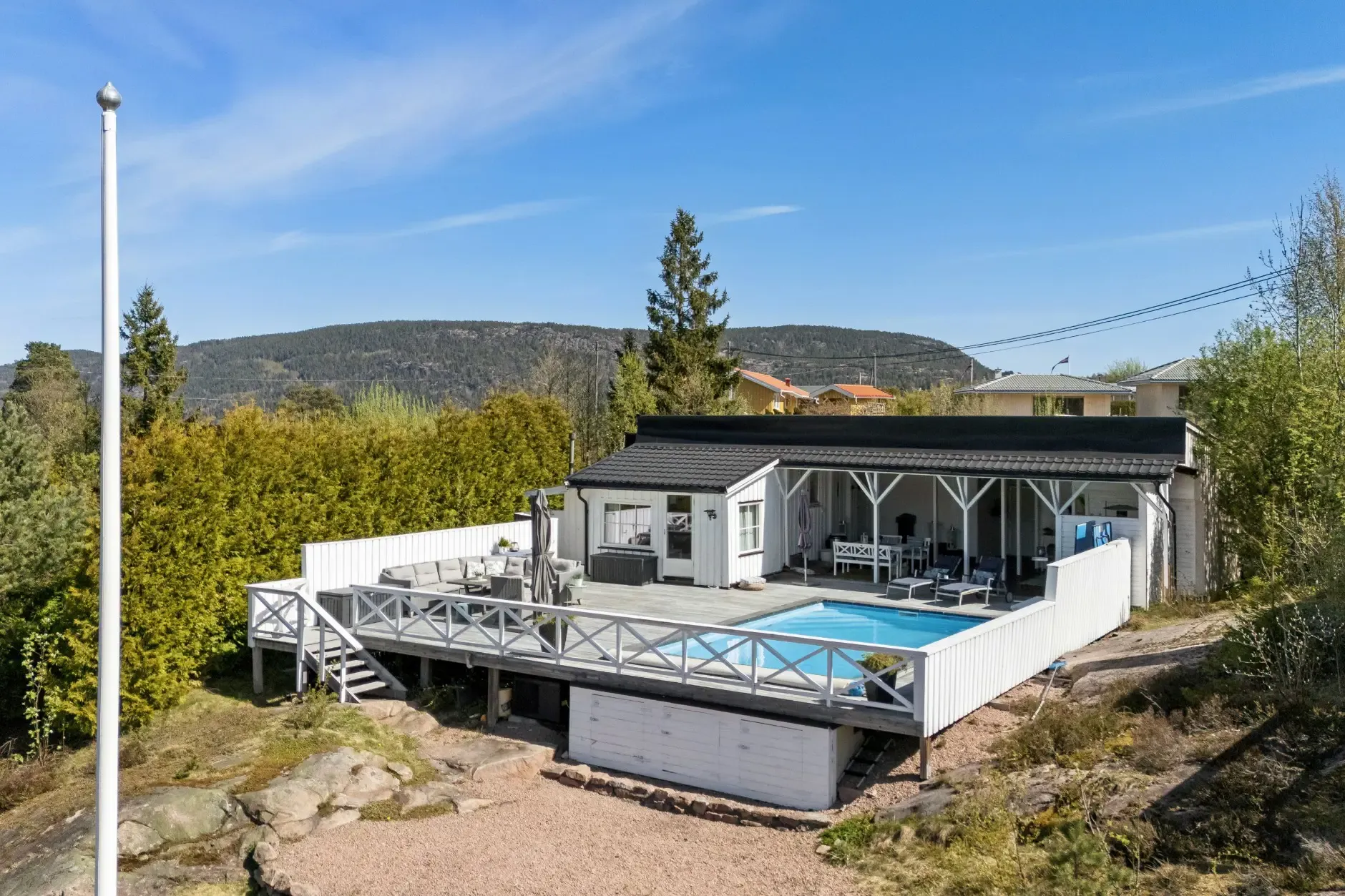 1960s Norwegian Seaside House with Pool and Expansive Terrace - Image 1