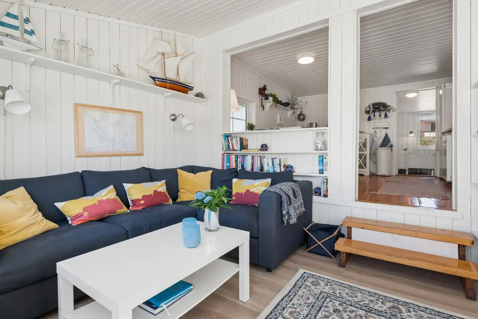 1960s Norwegian Seaside House with Pool and Expansive Terrace - View image 11 of 36