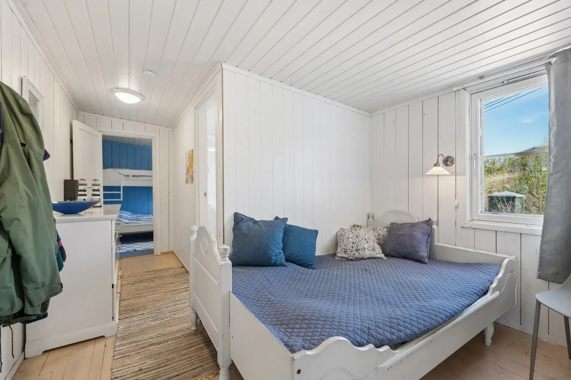 1960s Norwegian Seaside House with Pool and Expansive Terrace - View image 18 of 36