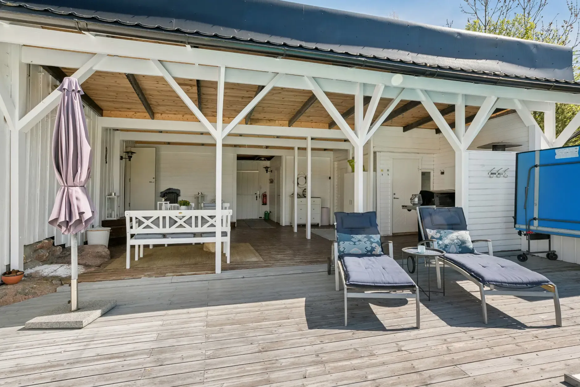 1960s Norwegian Seaside House with Pool and Expansive Terrace - View image 22 of 36