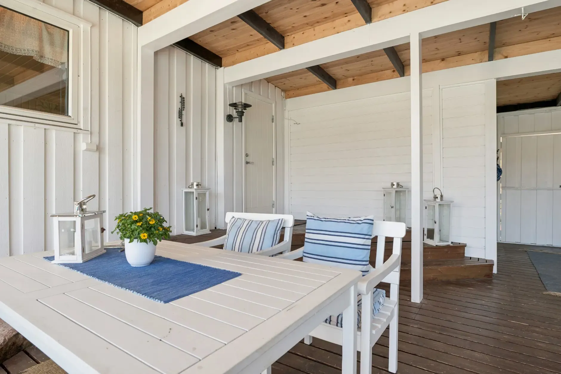 1960s Norwegian Seaside House with Pool and Expansive Terrace - View image 24 of 36