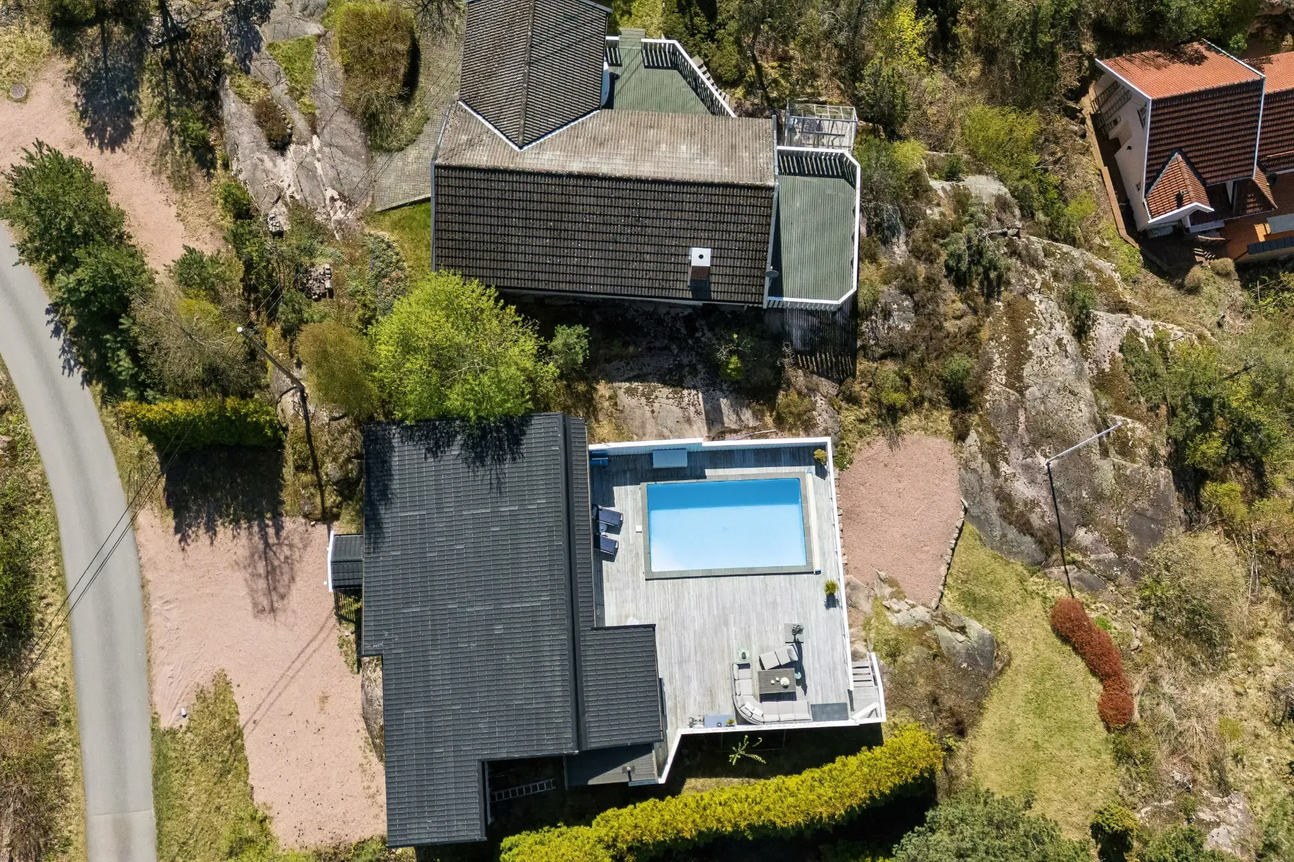 1960s Norwegian Seaside House with Pool and Expansive Terrace - View image 26 of 36