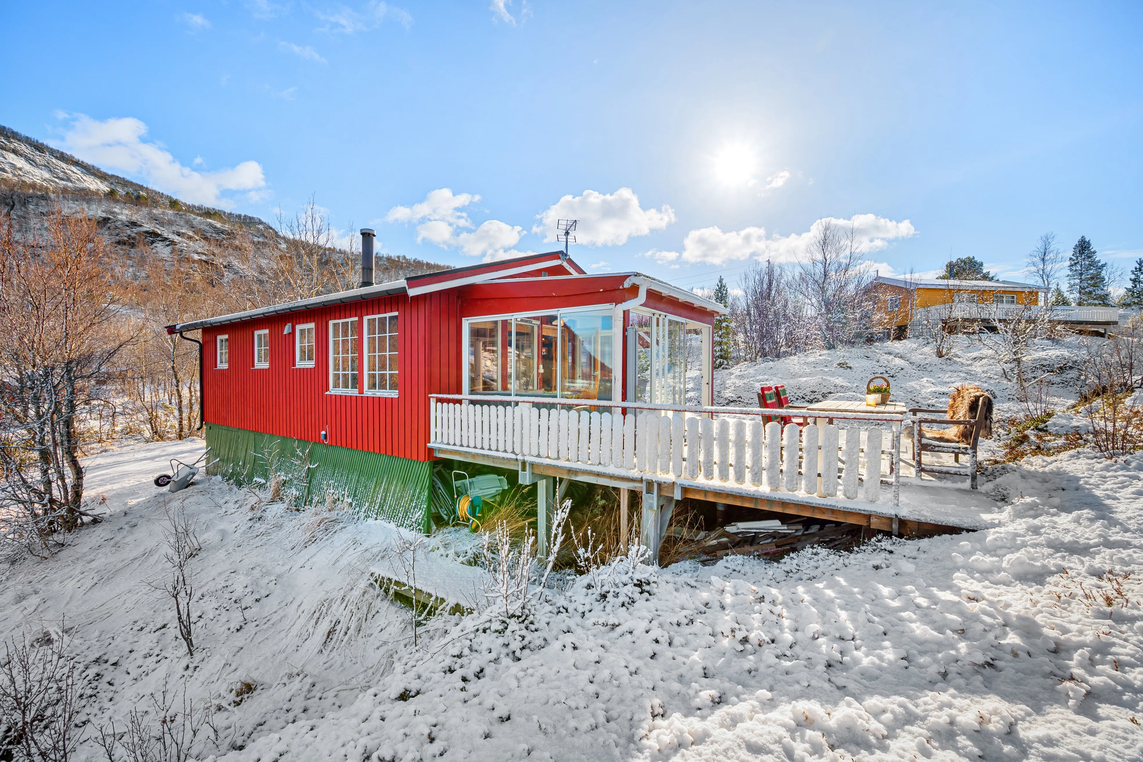 Scenic 3-Bedroom Cabin with Expansive Terrace in Tovik, Norway - Image 3
