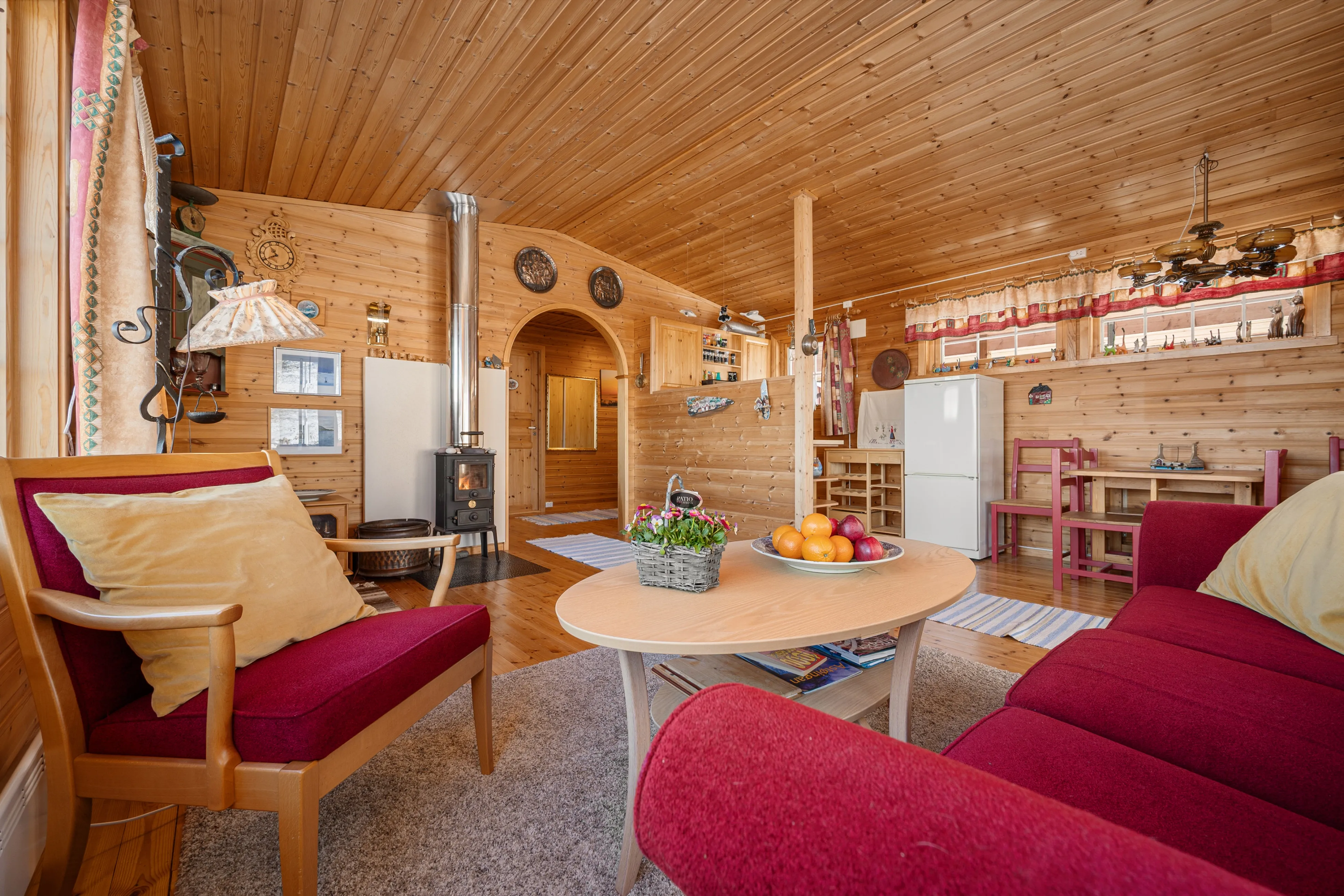 Scenic 3-Bedroom Cabin with Expansive Terrace in Tovik, Norway - View image 8 of 43
