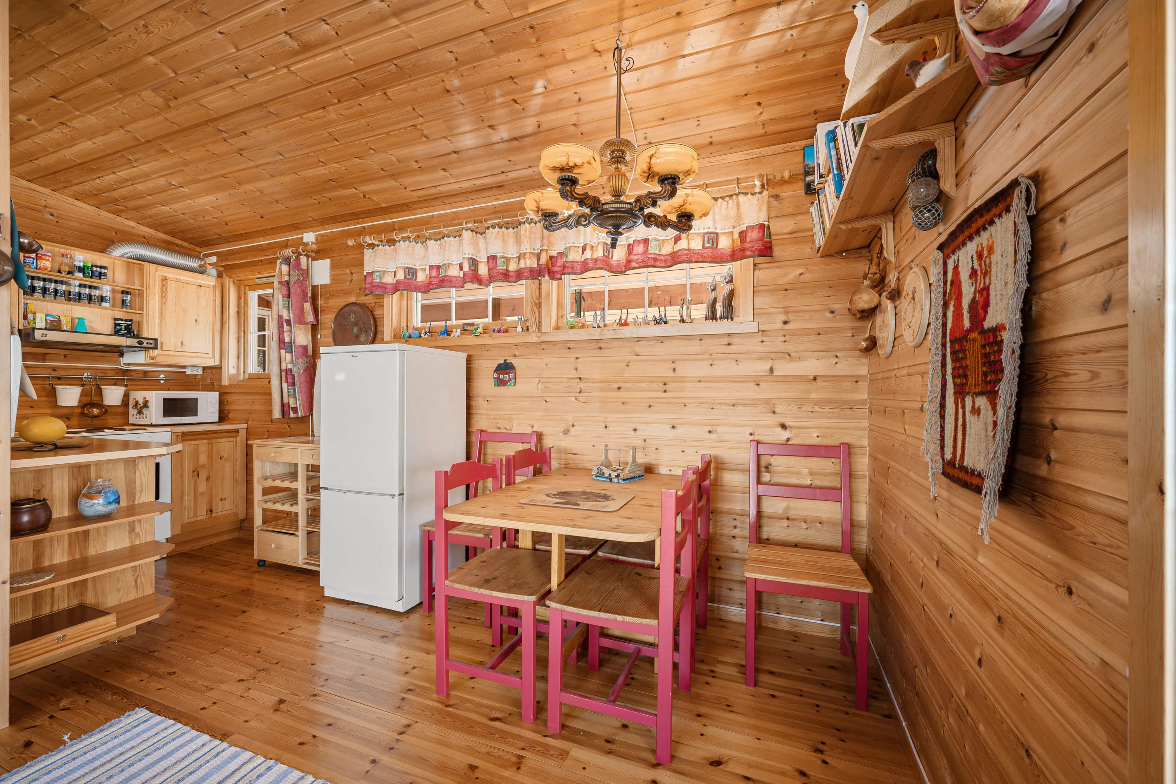 Scenic 3-Bedroom Cabin with Expansive Terrace in Tovik, Norway - View image 13 of 43
